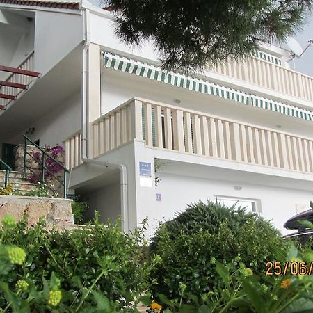 Apartments Vila Oksana Mimice Eksteriør billede