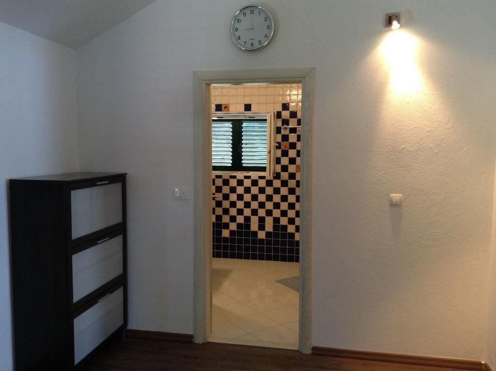 Apartments Vila Oksana Mimice Eksteriør billede